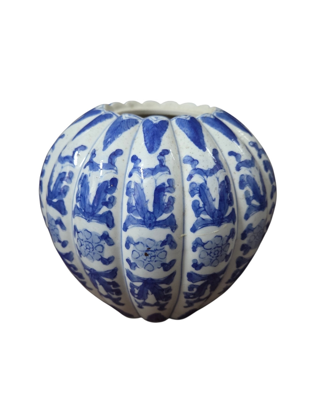 Vintage 8.5” Blue White Chinoiserie Ginger Jar Beetles & Flowers - Picture 2 of 7
